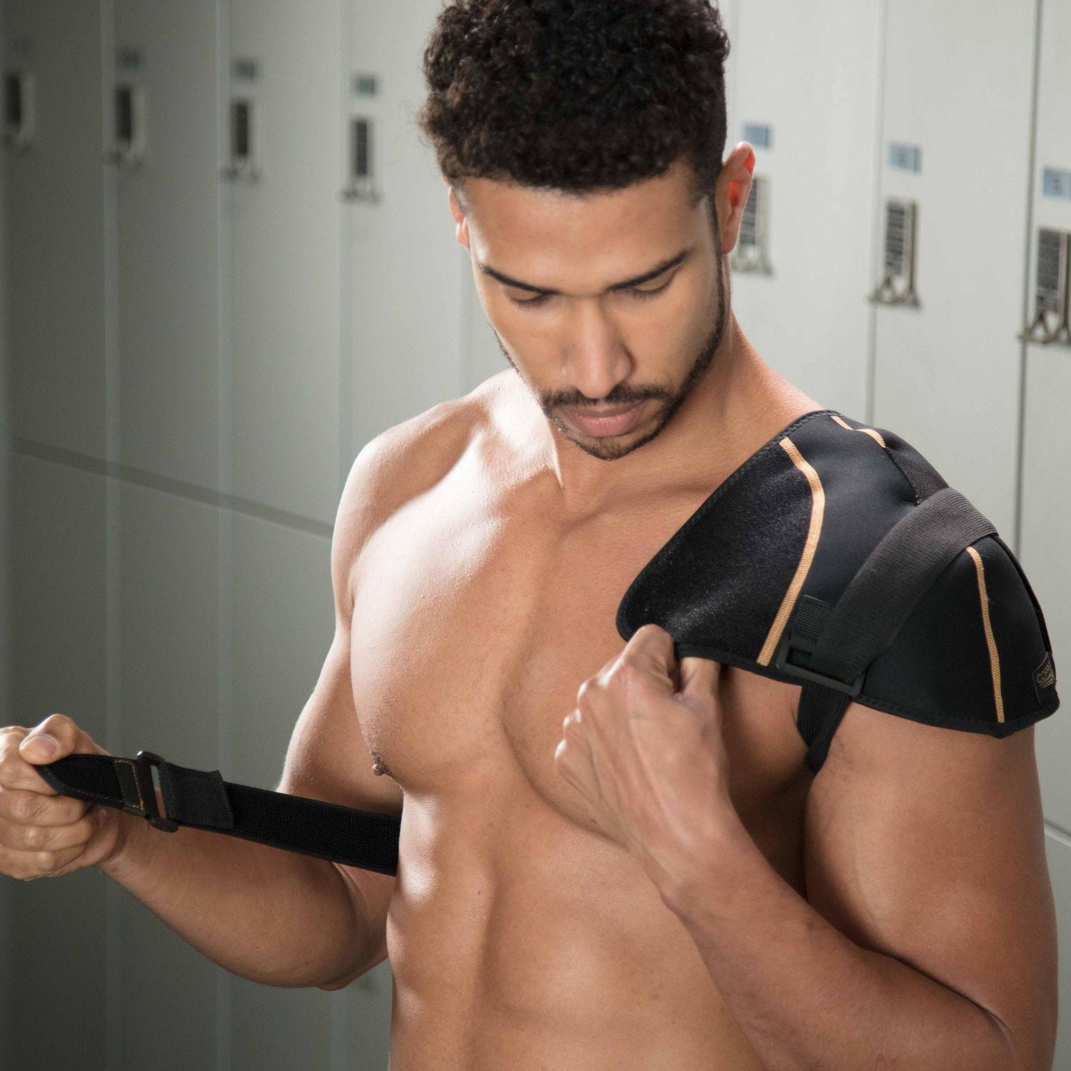 ضمادة الكتف الساخنة/الباردة للتخفيف السريع - ضمادة علاجية تحتوي على كمادات جل ساخنة وباردة لتخفيف الألم بشكل محدد